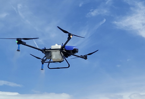 ¿Cuáles son las ventajas y desventajas de elegir un dron para rociar agroquímicos?
